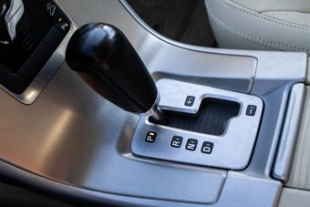 Volvo XC60 2.4D Momentum, 120kW (2011) - 16