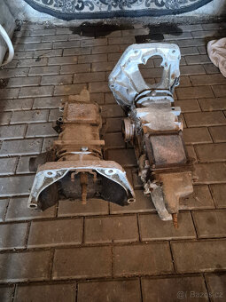 fiat 600 motor + díly (prodam jako celek) - 16