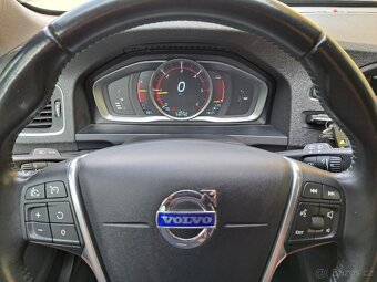 VOLVO V60 2.0D4,133kW, NAVI,PDC,LED,XENON, 145 785km - 16