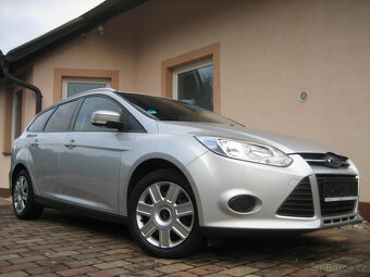 Ford Focus. Kombi 1,6 16V.  Ti-VCT. 77 kW. Servisní kniha - 16