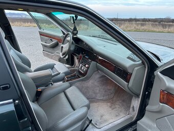 Audi V8 D11 4.2 206kw automat 4q - 16