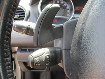 PEUGEOT 3008 Hybrid 4x4 Allure Pano HUD Navi LED - 16