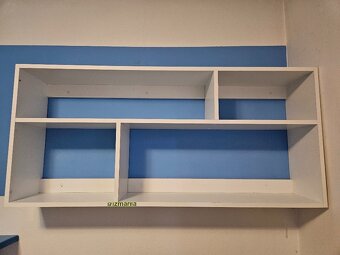 Dětský nábytek - skříně, postel, stůl a poličky - 16