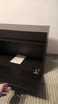 Černá skříňka nová (při přepravě jemně poškozena) - 16