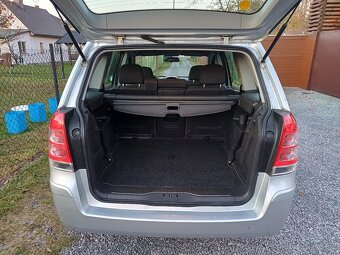 LPG ... 7 místné..Benzínová Opel Zafira 1.8 ... - 16