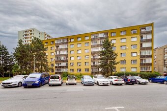 Pronájem nadstandardního a kompletně zařízeného bytu 2kk v c - 16