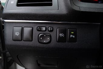 Toyota Avensis 2.0l D-4D - 16