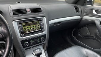 ŠKODA OCTAVIA 2.0TDI RS 125kW DSG COLUMBUS - 16