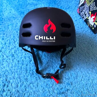 NOVÁ Chilli helma Inmold černá M (55-58 cm) - 16