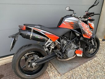 KTM Super Duke 990  SERVISNÍ KNÍŽKA  - 16