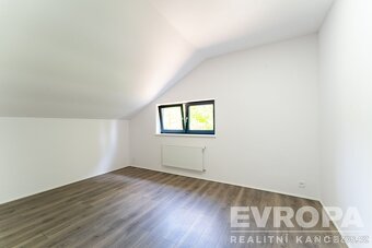 Prodej novostavby rodinného domu 6+kk 230 m² s pozemkem 958  - 16