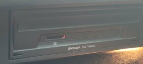 Škoda Karoq TDi DSG model 2021 laneasist tažný park.kamera - 16