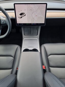 Tesla Model 3 Long Range 82kWh 4x4 366 kW za 599.900 Kč - 16