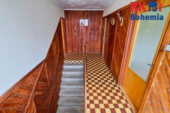 Nabízím k prodeji 2 rodinné domy s velkým pozemkem v obci By - 16