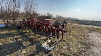 Silá čističky vlečky a iné náradie traktory - 16