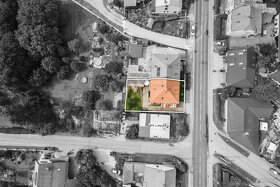 Rodinný dům 6+2 s 2 garážemi - 16