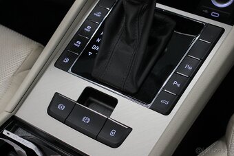 Škoda Superb, iV 1.4 TSI 160kW DSG STYLE - 16