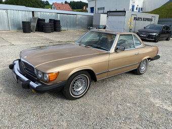 Mercedes-Benz SL 380 R107 - 16