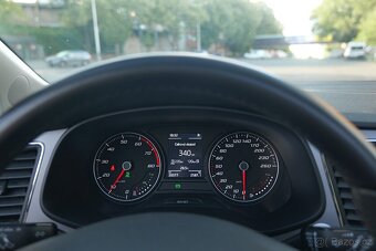 Seat Leon 1.5 TGI DSG pouze 26 tis. najeto - 16