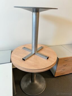 Vybavení kancelaře, nabytek, monitory, kavovary atd - 16