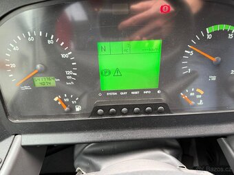 Mercedes-Benz Tourismo RHD 16 - 16