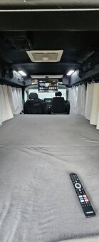 VW Transporter obytný 2,5 TDI 96 kw - 16