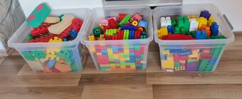 Hračky různé i nové  auta,batohy,puzzle.... - 16