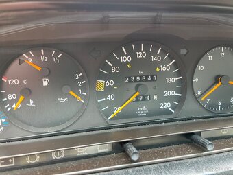 Mercedes w201 190e - 16