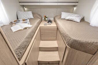 obytný polointegrovany vůz Giottiline Siena 395 pro 5 os. - 16