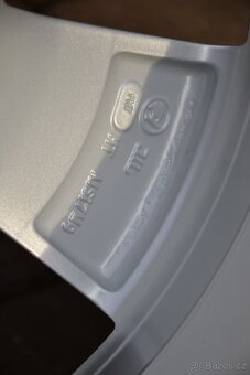 Š.Kodiaq,(2)/VW Tiguan-NOVÁ zimní orig.Alu sada -215/65R17. - 16