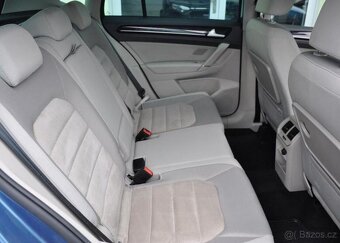 Volkswagen Golf Sportsvan 1,6TDI DSG PANORAMA NAVI - 16