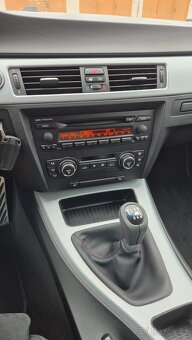 BMW 330i M Sportpaket Manuál E92 Xenon Nebouraný TOP stav - 16