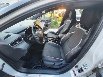 Toyota Corolla GR 1.8i Hybrid, hatchback, CZ, 1. majitel - 16