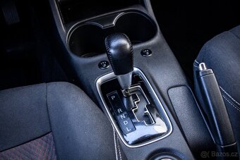 Mitsubishi Outlander 2.2DI-D 7-miestne Intense+ A/T - 16
