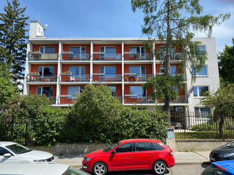 Prodej krásného bytu 1+1 s lodžií a zahradou 44 m² -Vinařská - 16
