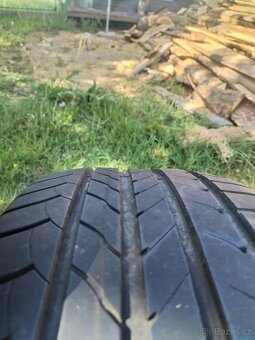 Pneu R17 - 16