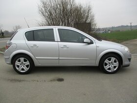 Opel Astra 1.6i 16v 85kW TWINPORT BEZ KOROZE 2010 - 16