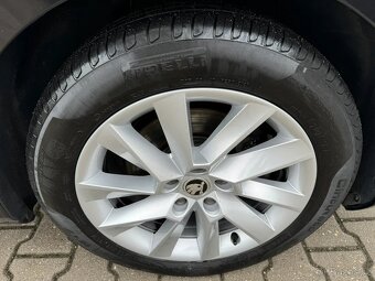 Škoda Superb style 4x4 TDI 140kw DSG/kamera/matrix/Columbus - 16