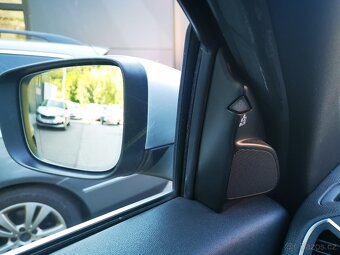 Volvo XC60 3.0 T6 242kW R-Design Summum AWD ČR - 16