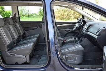 Volkswagen Sharan 2.0 TDi MATCH,EL.DVEŘE,VÝHŘEV,DKLIMA,TAŽNÉ - 16