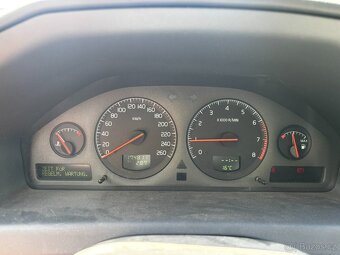 Volvo S60 2.4T 147kW, Manual, Klima, Nové v CZ, Nová STK - 16