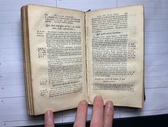 Staré knihy, rok vydání 1677 a 1682 - 16