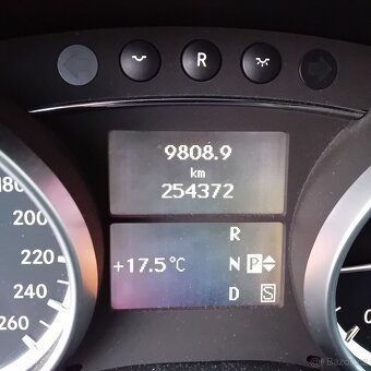 Mercedes GL 350 CDI, 7 míst, r.v. 2011 - 16