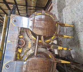 Sklízecí řezačka New Holland FR850 - 16