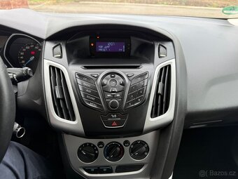 Ford Focus MK3 1.6i Benzín 77kw 2012 Serviska Nová STK DOVOZ - 16