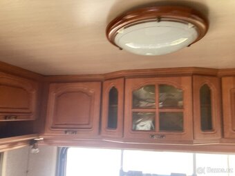 Prodám karavan francouz , topení s rozfukem , lednice ,solar - 16