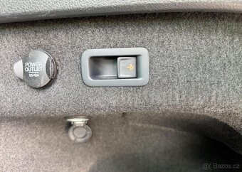 Volkswagen Passat 2.0 TDI RLINE TAŽNÉ DYNAUDIO nafta manuál - 16