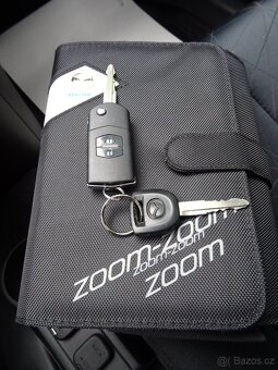 Mazda 2 1,4i 16V 55kW klimatizace, servis jen Mazda - 16