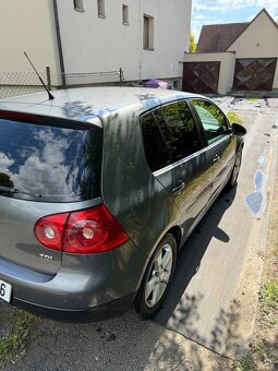 VW Golf V 1.9 TDI  r. 2007 – na opravu nebo na náhradní díly - 16