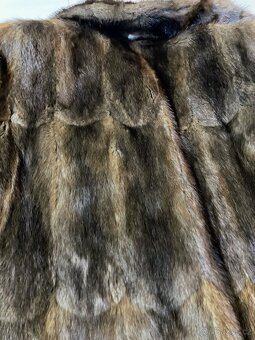 Luxusní kožich z pravé kožešiny Kara Trutnov velikost 48 - 16